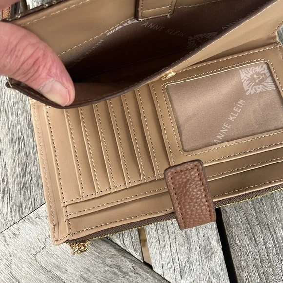 Anne Klein Bags | Tile Lion Logo Wristlet With Horse Bit Anne Klein *NWOT - Picture 9 of 12